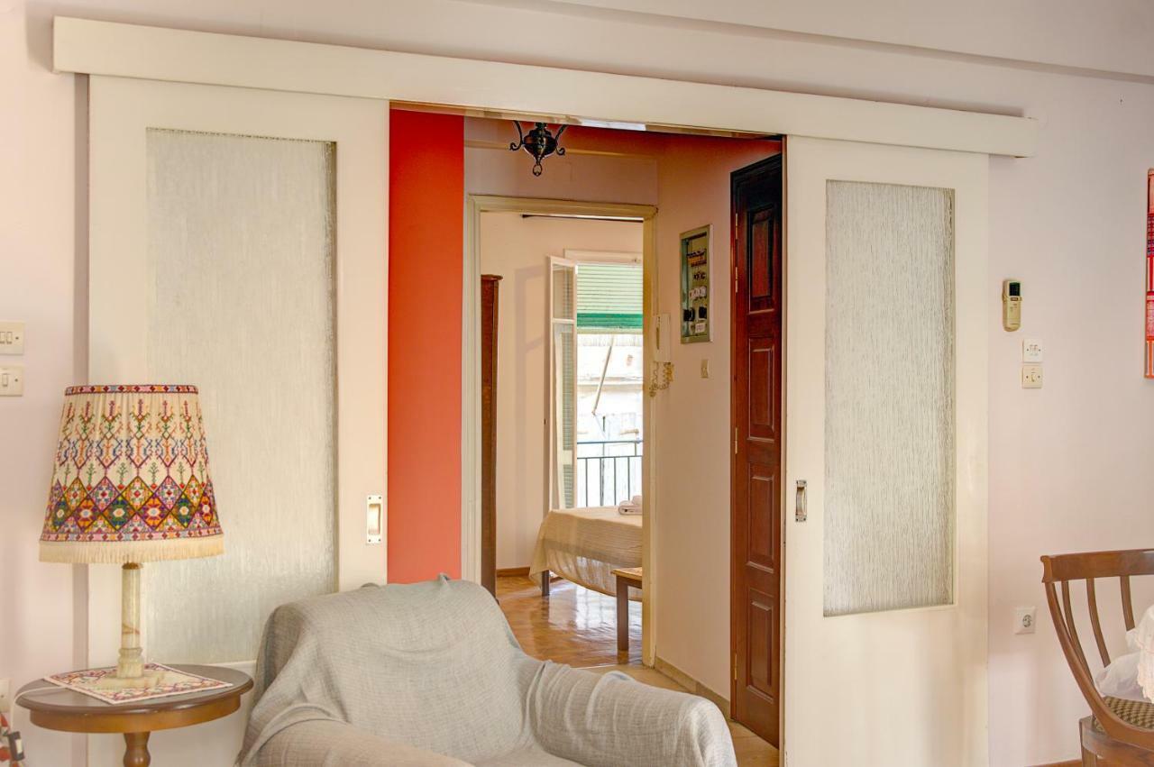 Old Town Apartment *